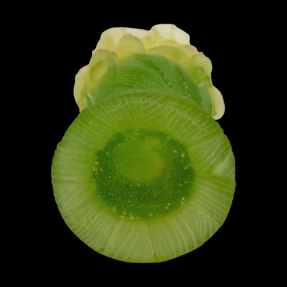 Photo of the vase laid flat displayed the base.