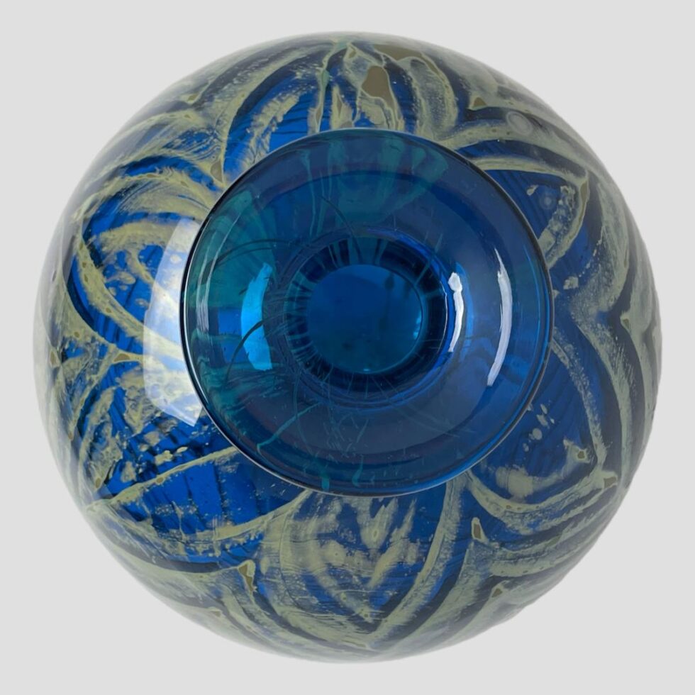 Photo looking straight down at the top of the vase.