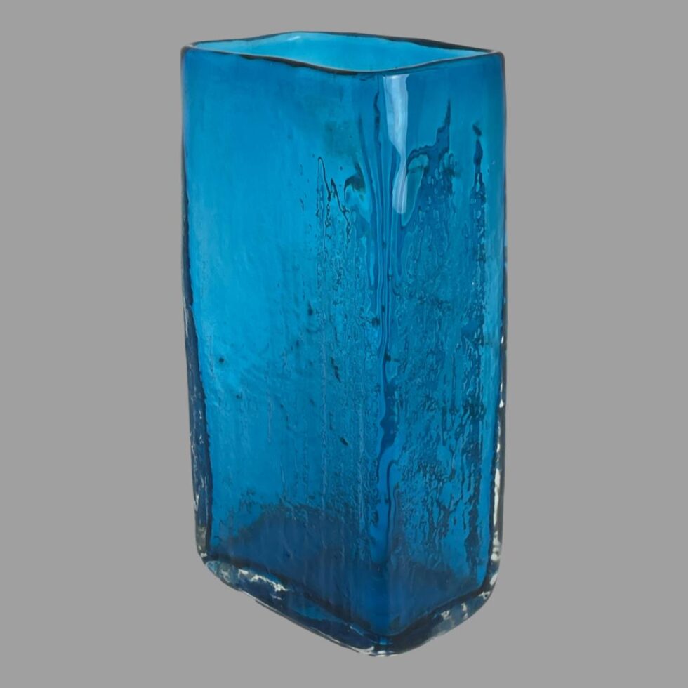 Photo showing the smooth back of the Whitefriars bamboo vase