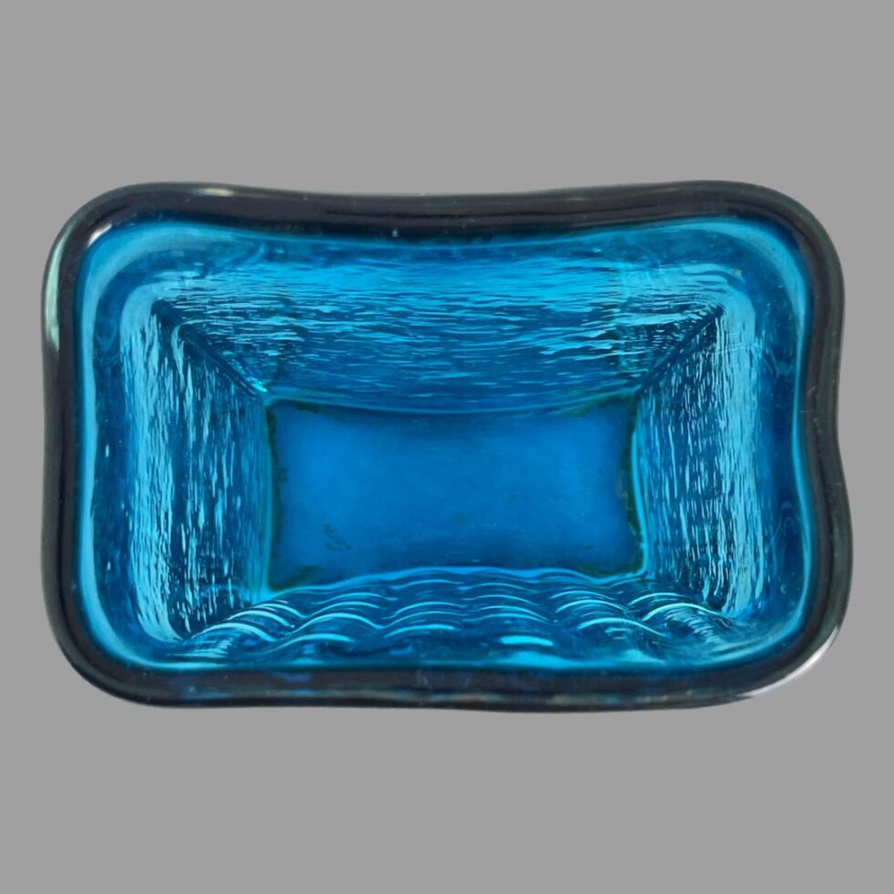 Photo looking straight down into the mouth of the Whitefriars bamboo vase.