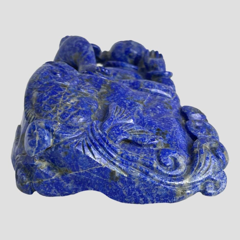 Photo of the base of the Oriental lapis sculpture.
