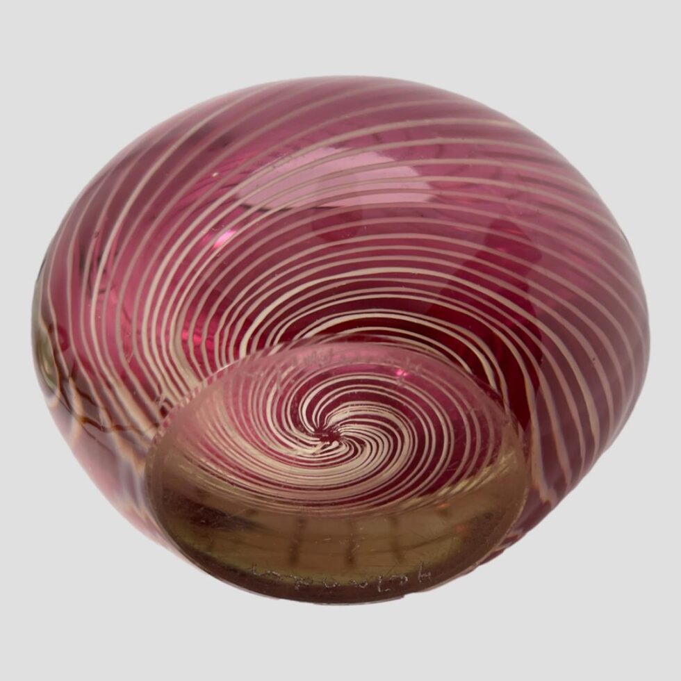 Photo of the base of the Vicke Lindstrand vase with signatures just about visible. Very hard to read even when visible!