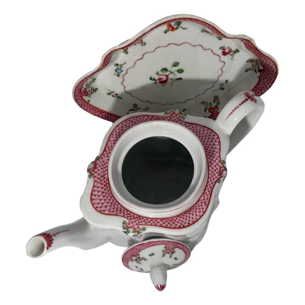 Photo of antique New Hall teapot this time looking straight down from above. Same display as previous 2 photos with lid still removed.