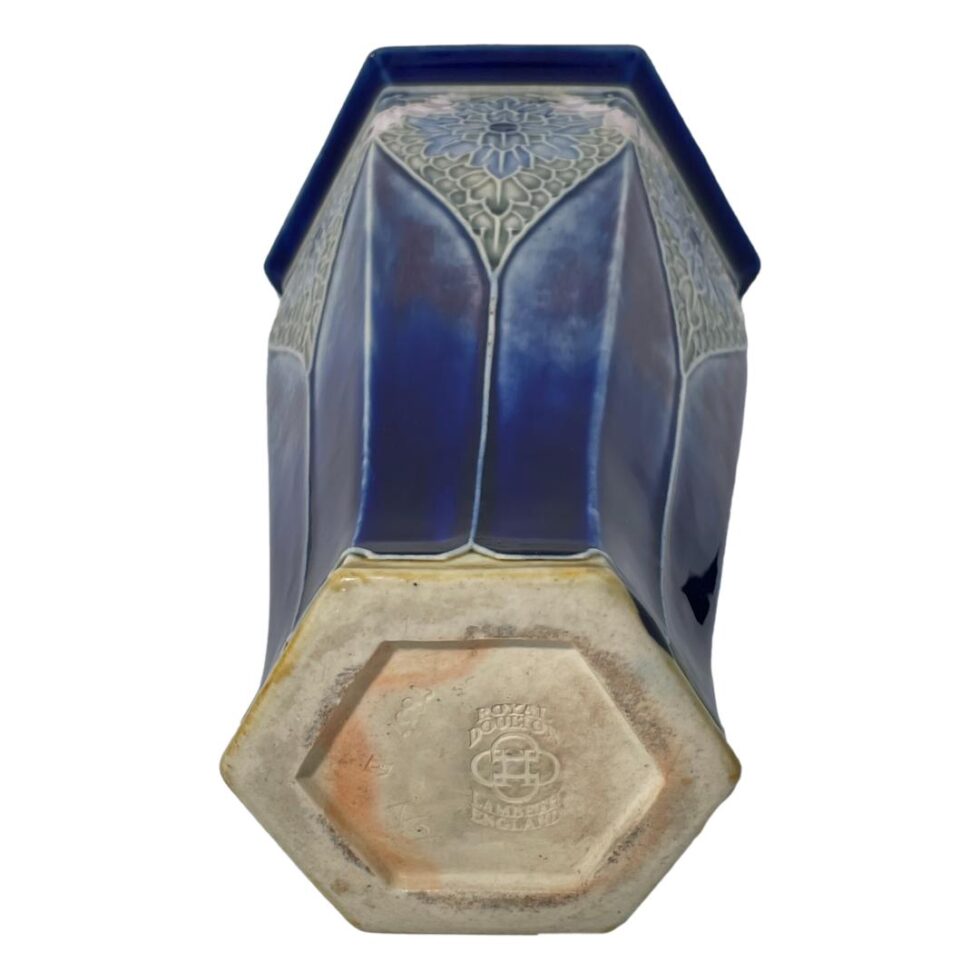 Photo of the vase laid flat with the base on display.