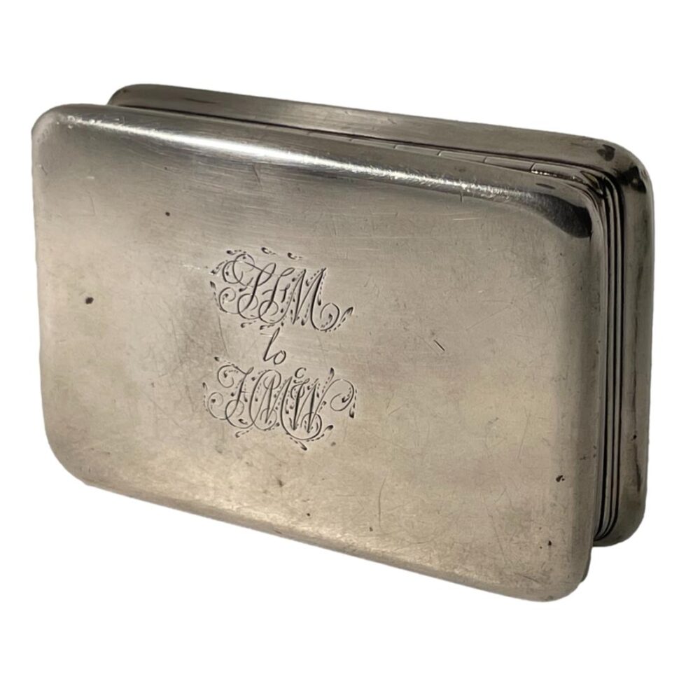 Photo of the base of the table snuffbox showing the engraved personalisation.