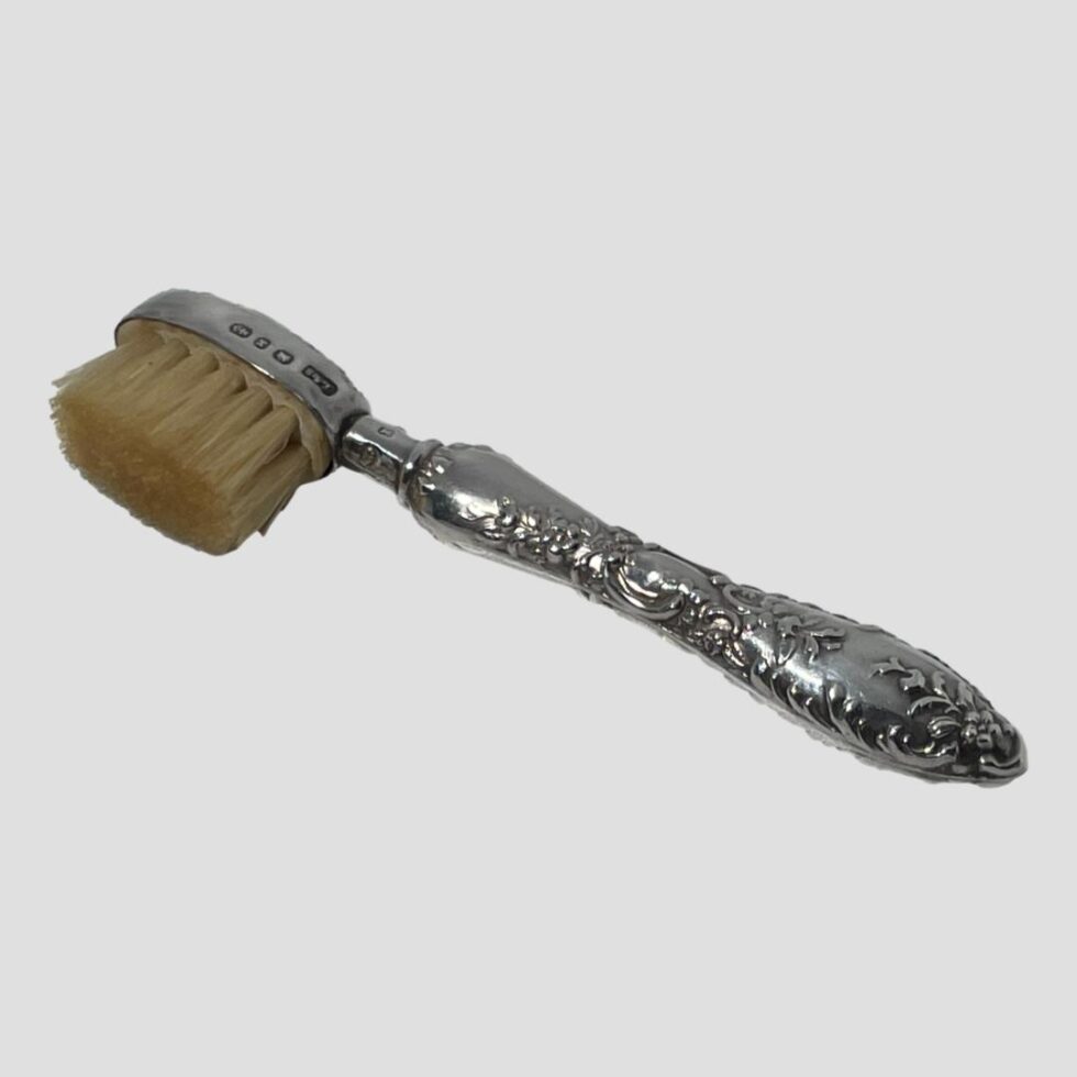 Photo of brush laid on its side with the brush now fully visible.
